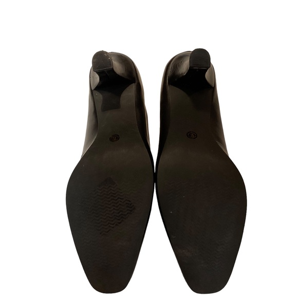 East 5th Women’s Black leather pumps. Size 6.5M - Picture 7 of 9